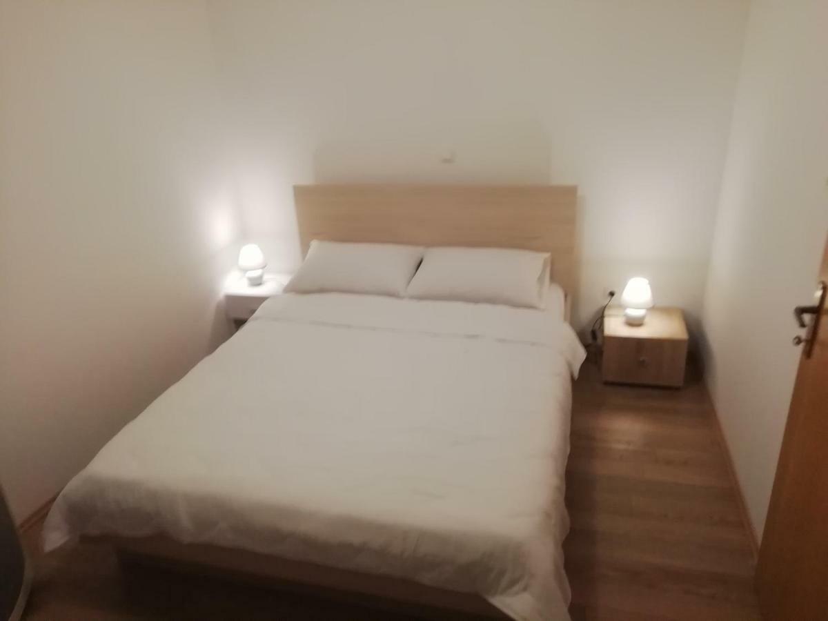 Ana Apartment Sveti Filip i Jakov Bagian luar foto