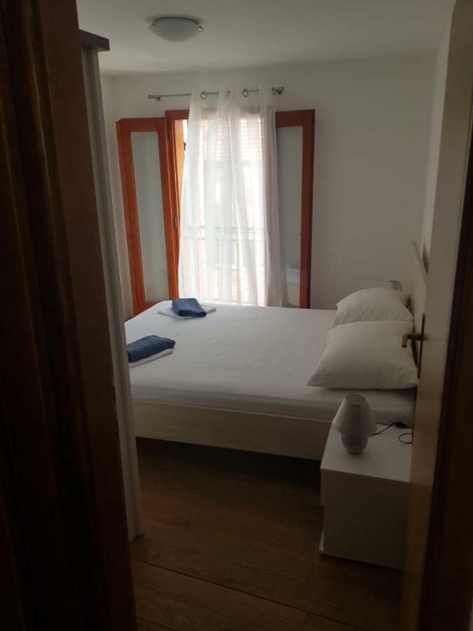 Ana Apartment Sveti Filip i Jakov Bagian luar foto