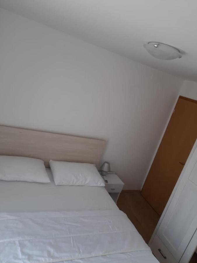 Ana Apartment Sveti Filip i Jakov Bagian luar foto
